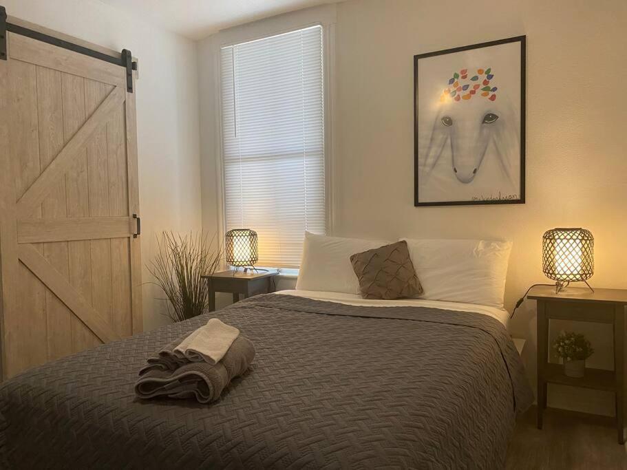 Chic Bungalow Apartment Steps From Armature Works & Downtown Riverwalk Tampa Exterior photo