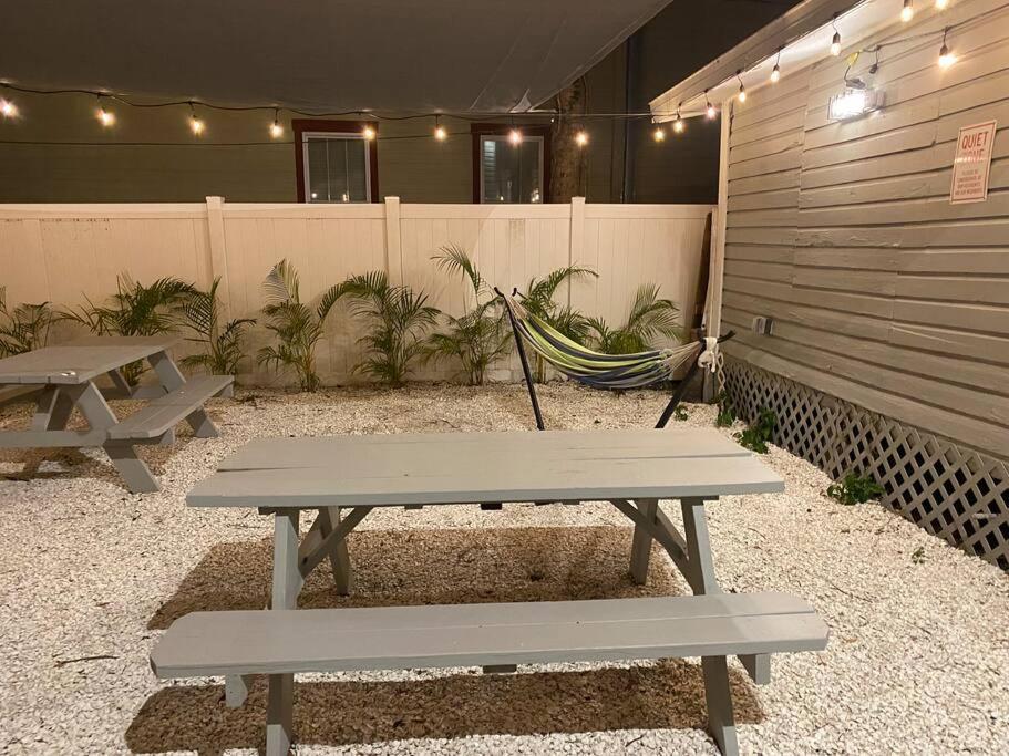 Chic Bungalow Apartment Steps From Armature Works & Downtown Riverwalk Tampa Exterior photo