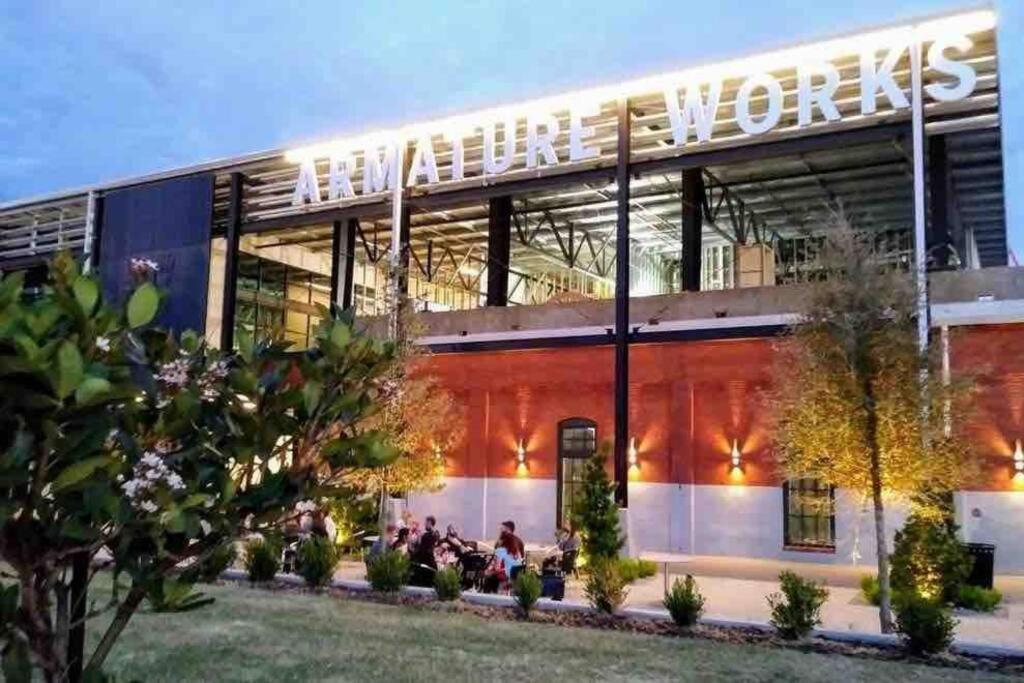 Chic Bungalow Apartment Steps From Armature Works & Downtown Riverwalk Tampa Exterior photo