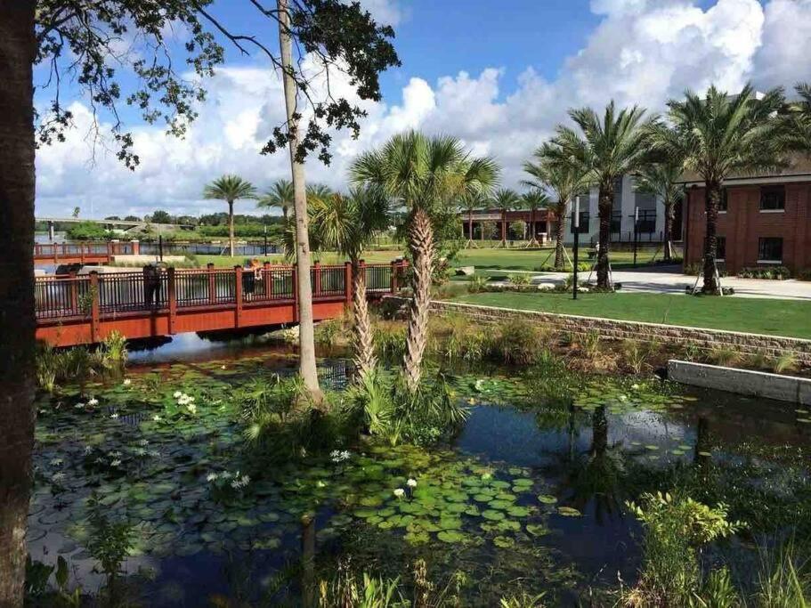 Chic Bungalow Apartment Steps From Armature Works & Downtown Riverwalk Tampa Exterior photo